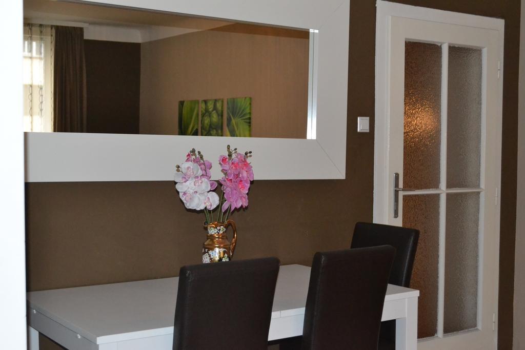 Goldfisch Apartment Hoher Markt Вена Номер фото